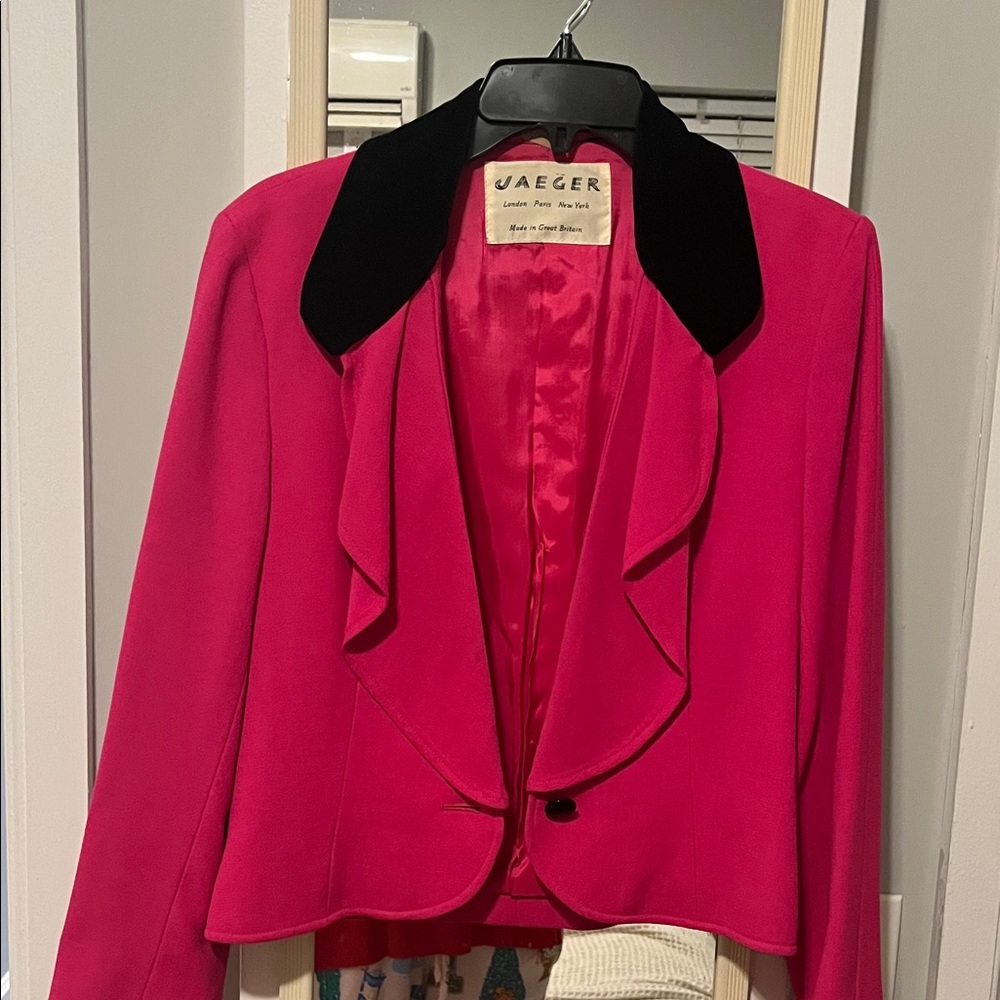 Jaeger Women's Fuchsia Blazer with Black Collar